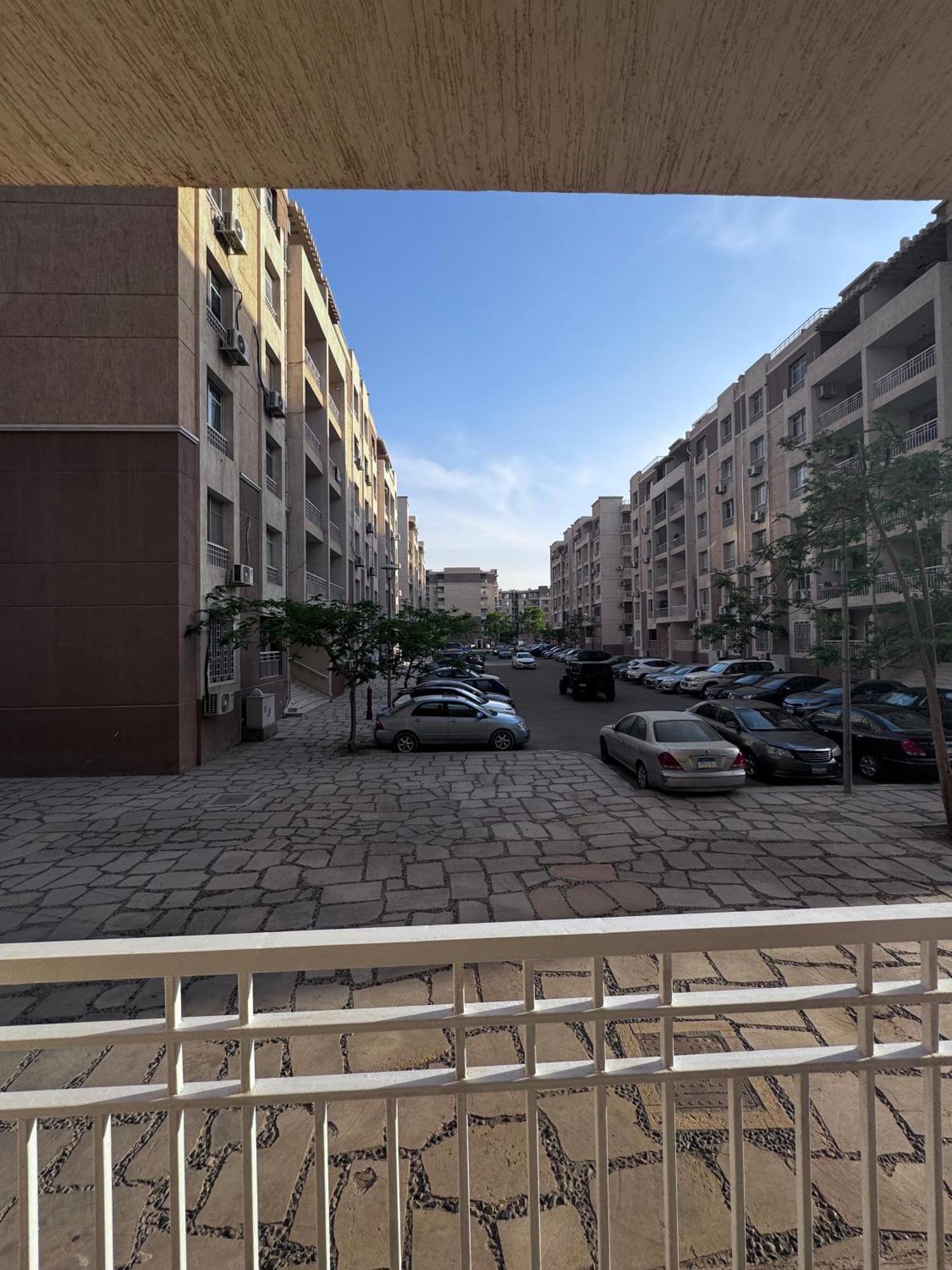 Apartment 2br Comfort In New Cairo - Near Shops & Dining *